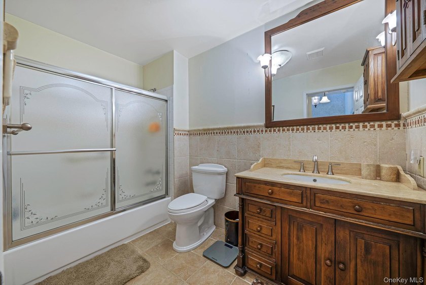 Oceanside - Brower Oakview Condominium - Beautiful 3-bedroom, 2 - photo 33