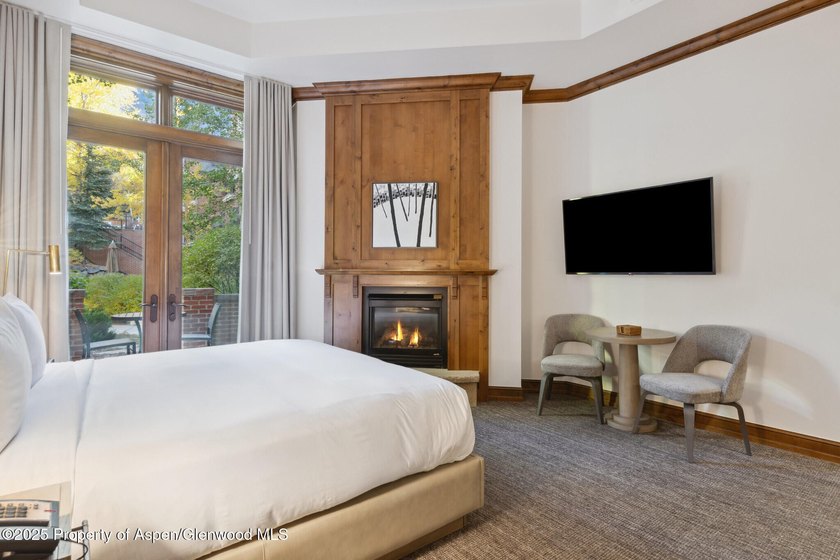 2024 renovations completed (including new decor, furniture - photo 15