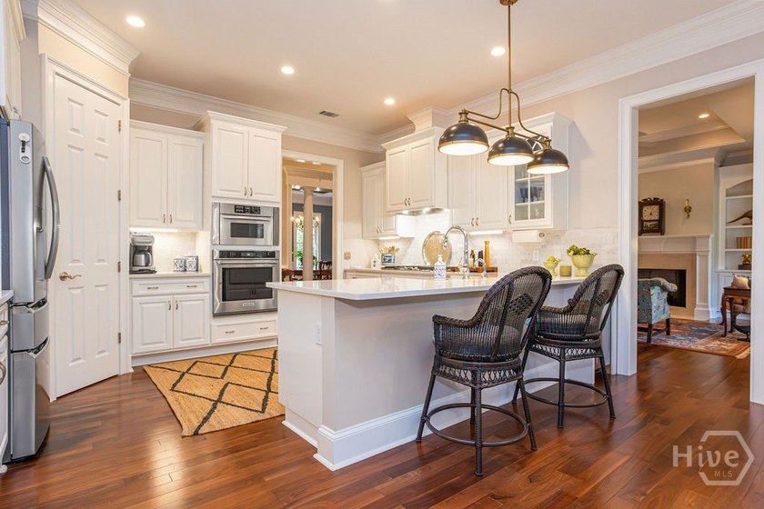 Experience the perfect marriage of traditional elegance and - photo 16