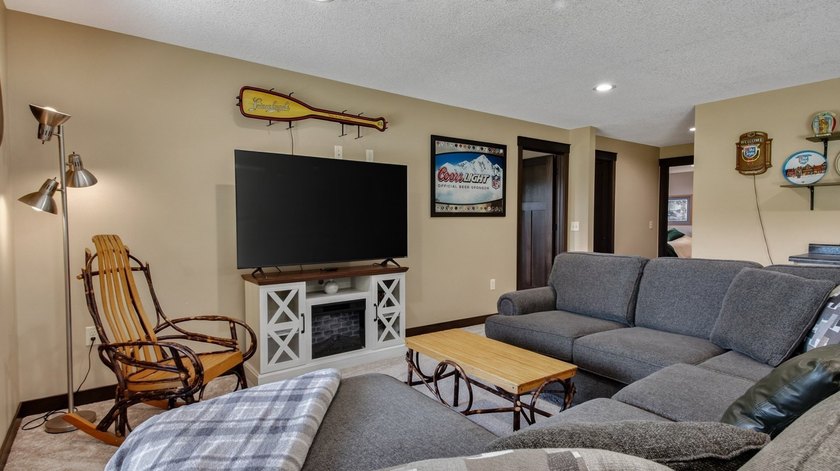 Enjoy lakefront living in this 4-bedroom, 3-bath home on scenic - photo 21