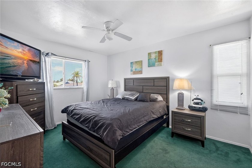 Beautiful townhome in a quiet community with walking distance to - photo 11