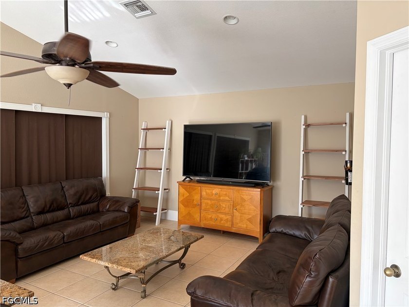 YOUR SOUTHWEST FLORIDA DREAM HOME IS HERE!!! Discover this - photo 8