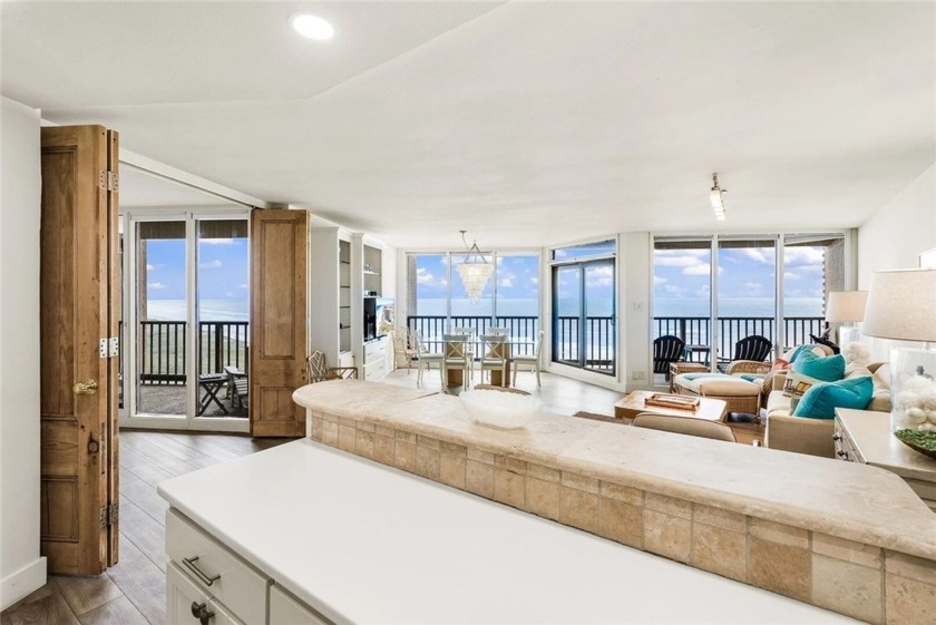 Beachfront Condo Beauty! Looking for beachfront condo with - photo 19