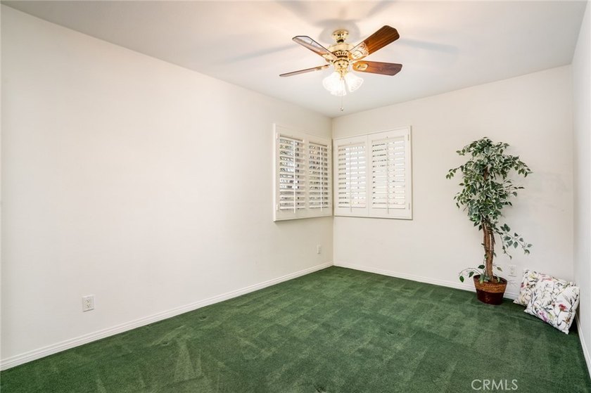 Dramatic ceilings, ocular and arched transom windows, walk-in - photo 21