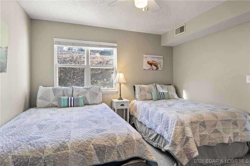 Enjoy lake life at its finest in this beautifully styled 3-bed - photo 23