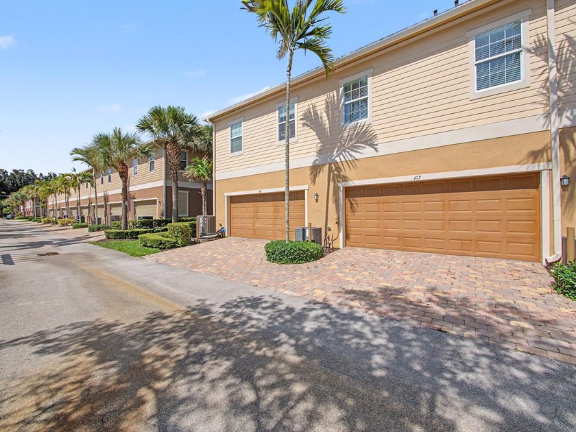 Highly sought after Sandpiper Cove Botanica townhome, In the - photo 23