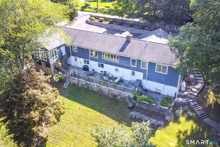 Welcome to this sun-filled ranch offering breathtaking - photo 30