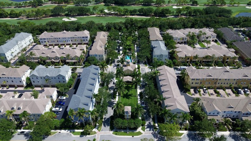 Highly sought after Sandpiper Cove Botanica townhome, In the - photo 41