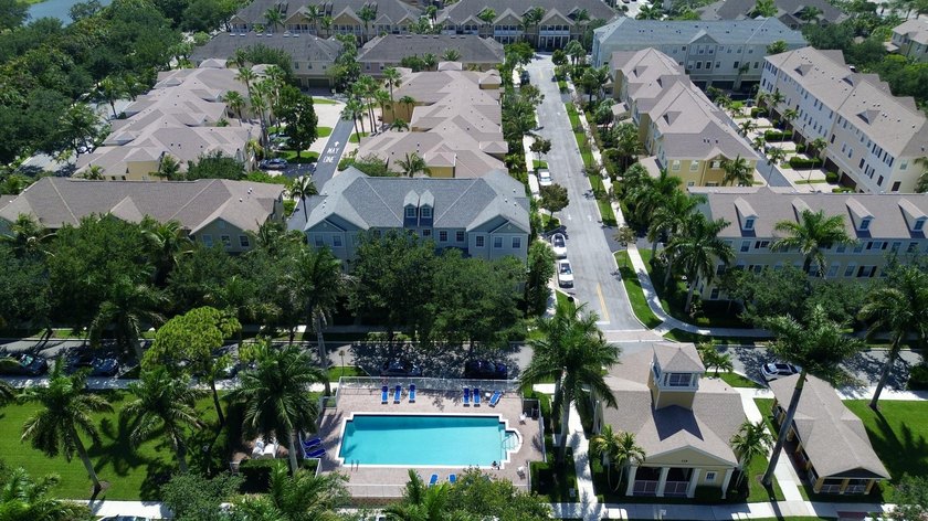Highly sought after Sandpiper Cove Botanica townhome, In the - photo 42