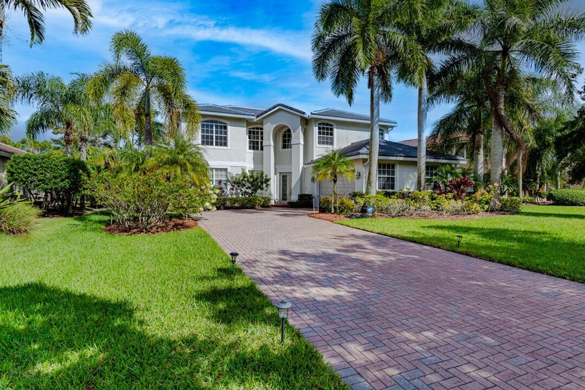 Beautiful Estates of Hammock Creek - This 5BR/3BA with New Roof - photo 2