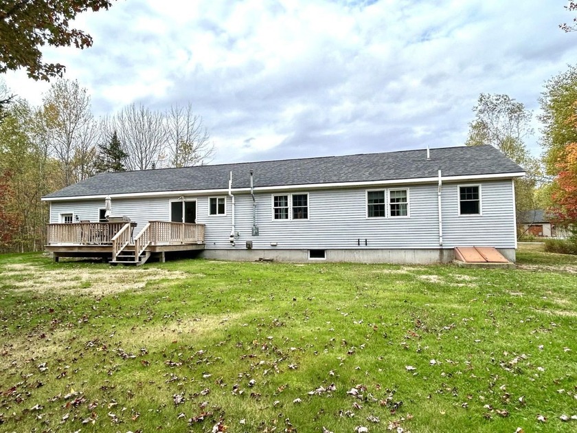 PRICE IMPROVEMENT on this lovely, single level home just 5+ - photo 3