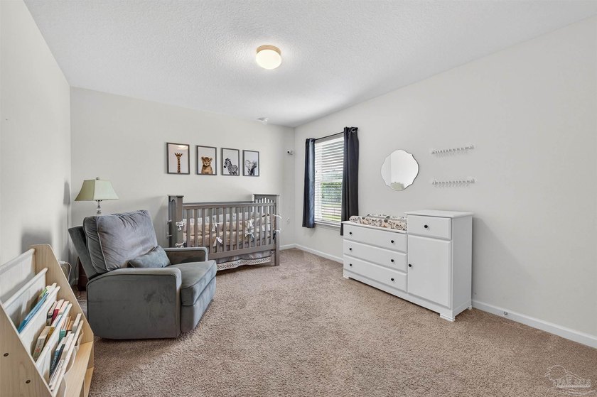 Beautiful and spacious 5-bedroom home tucked away on a private - photo 50