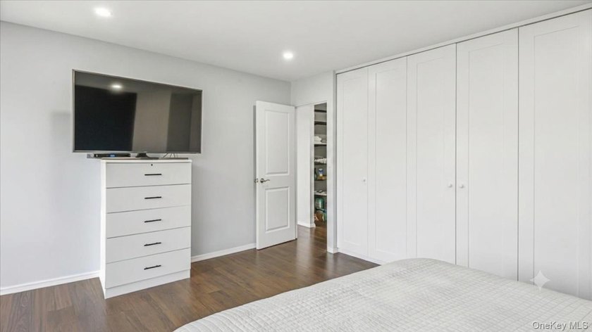 Move right into this beautifully renovated 1-bedroom, 1-bath - photo 13