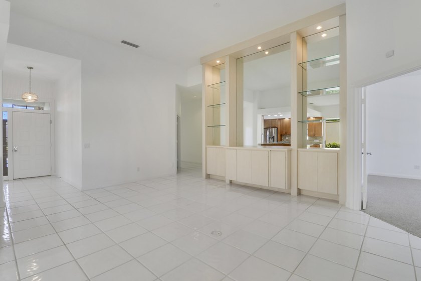 Light, bright, and move-in ready, this immaculate home offers a - photo 14