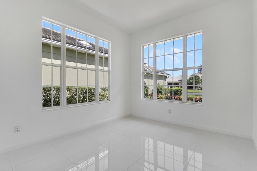 Light, bright, and move-in ready, this immaculate home offers a - photo 17