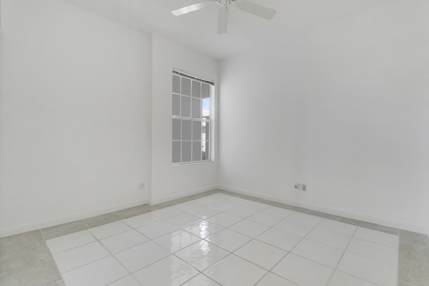Light, bright, and move-in ready, this immaculate home offers a - photo 33