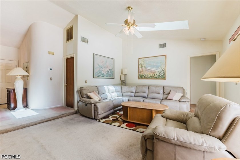 3 bedroom, 2 bathroom heated pool home just minutes from - photo 4