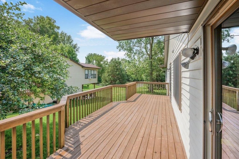 Enjoy easy, single-level living in this beautifully maintained - photo 20