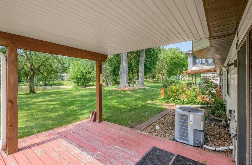 Enjoy easy, single-level living in this beautifully maintained - photo 21