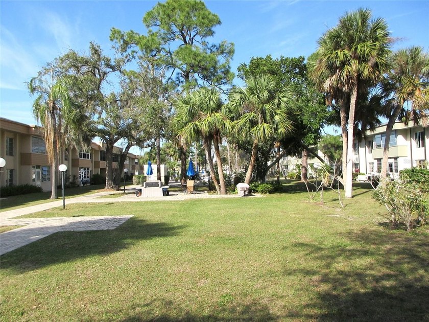YOU DON'T WANT TO PASS UP THIS BEAUTIFULLY UPDATED, TURNKEY, 1st - photo 22