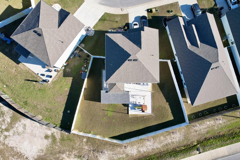Seller offers $5,000 credit to Buyer at closing with acceptable - photo 34