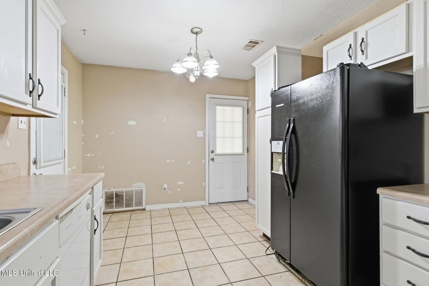 Don't miss your opportunity to own this charming 2-bedroom - photo 10