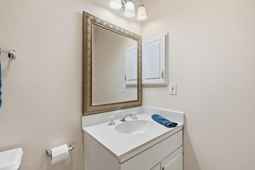 Light, bright, and truly move-in ready, this 3-bedroom, 2.1-bath - photo 13