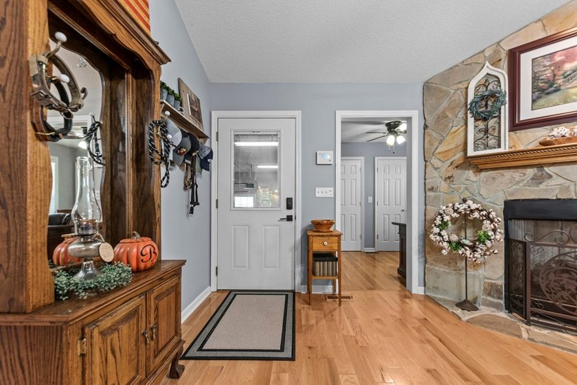 ONE LEVEL RANCH in EXCELLENT CONDITION in AWESOME LAKE - photo 17