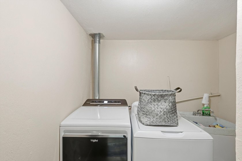 Light, bright, and truly move-in ready, this 3-bedroom, 2.1-bath - photo 18