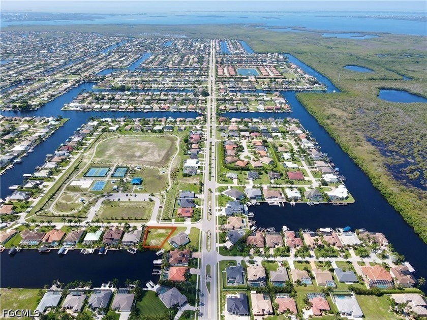 Fantastic opportunity to build your dream home on this oversized - photo 4