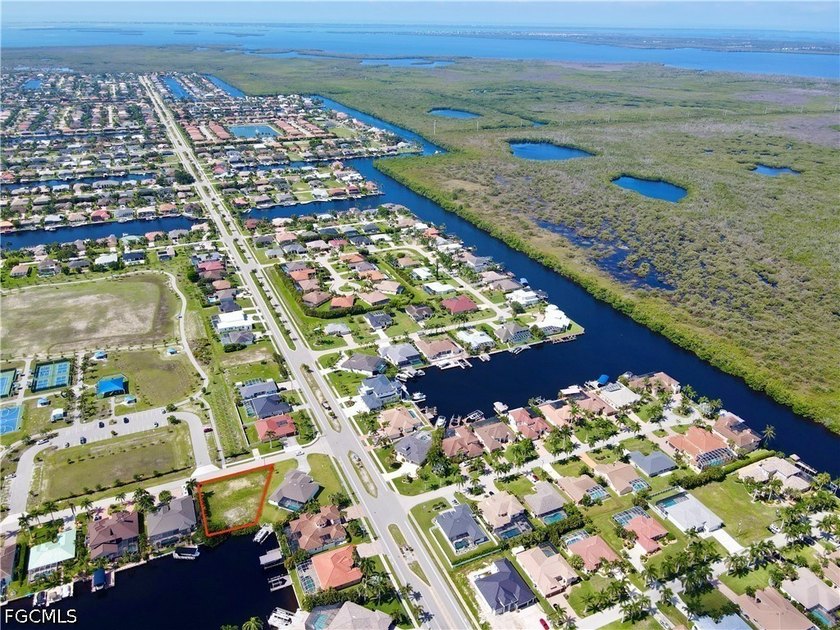 Fantastic opportunity to build your dream home on this oversized - photo 10