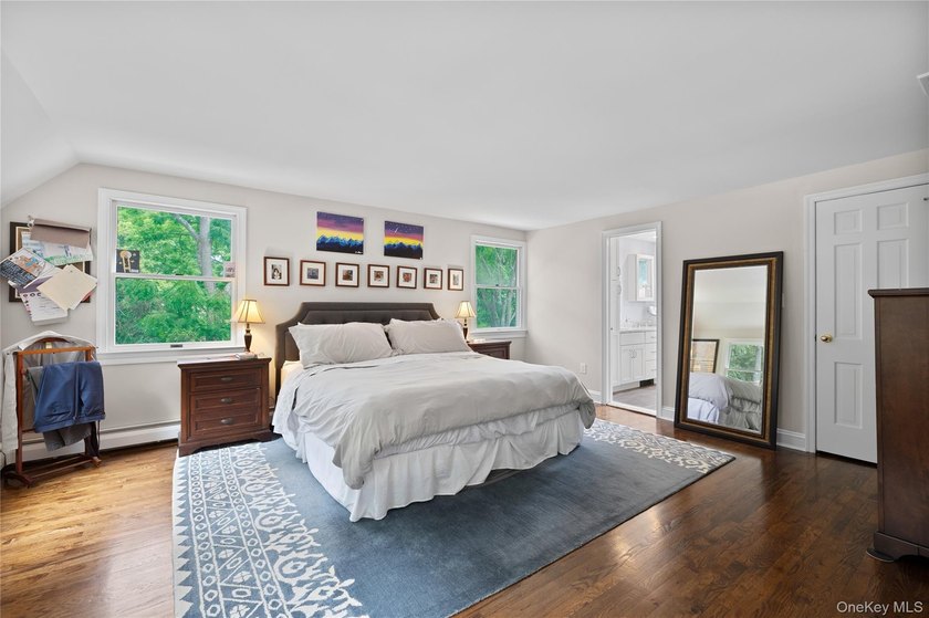 Welcome to this beautifully maintained 3,068 sq. ft. Colonial - photo 12