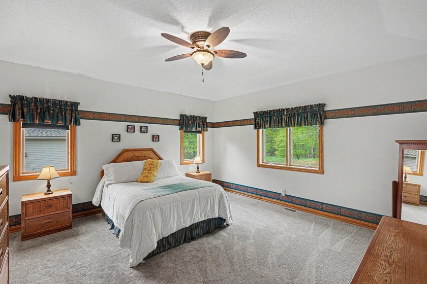 Immaculate walkout rambler nestled on 2 secluded acres in East - photo 12