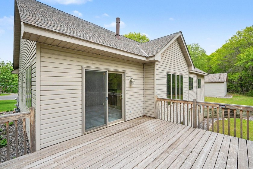 Immaculate walkout rambler nestled on 2 secluded acres in East - photo 21