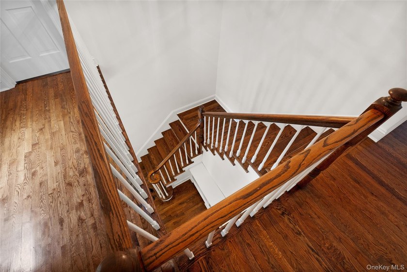 Welcome to this beautifully maintained 3,068 sq. ft. Colonial - photo 36