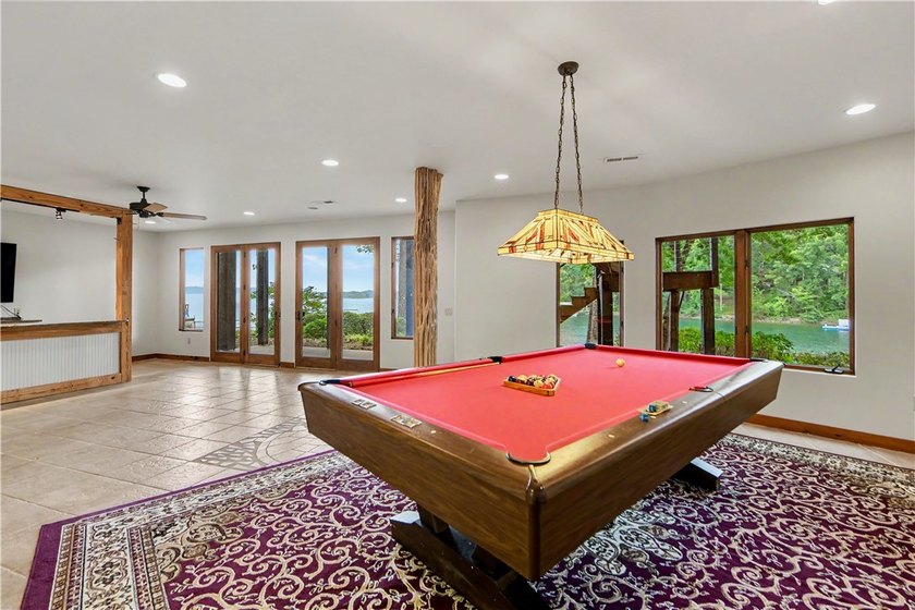 The Keowee Life awaits you at 3 Horizon Pointe. This luxury home - photo 41