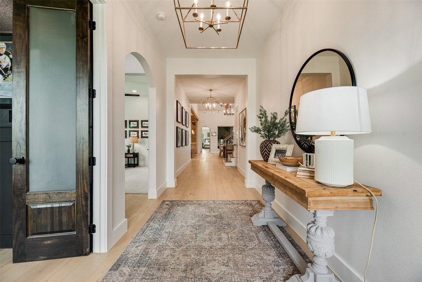 Welcome to this exceptional custom home located on a premium - photo 6