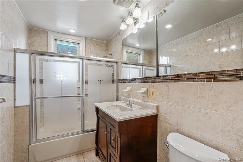 East Flatbush Opportunity! Welcome to this solid 3-bedroom, 2 - photo 15