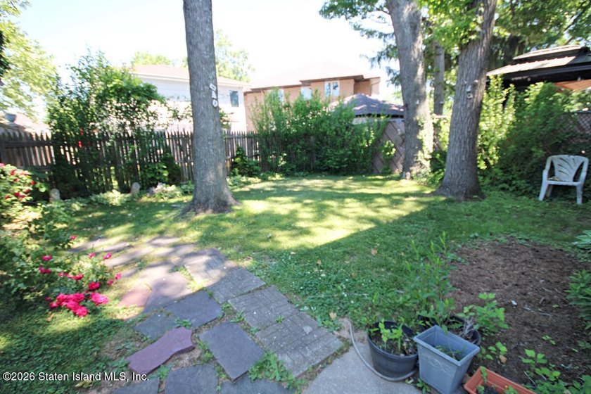 Excellent opportunity to own a 2-family semi-attached home in a - photo 28