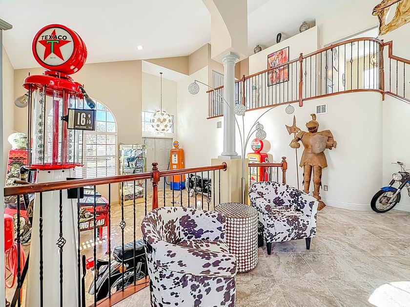 Spectacular 4 bedroom 3 full bath LAKE VIEW home in the - photo 18