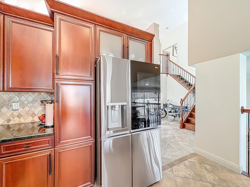 Spectacular 4 bedroom 3 full bath LAKE VIEW home in the - photo 21