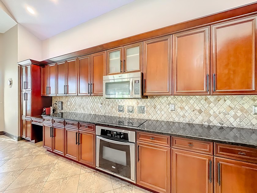 Spectacular 4 bedroom 3 full bath LAKE VIEW home in the - photo 22