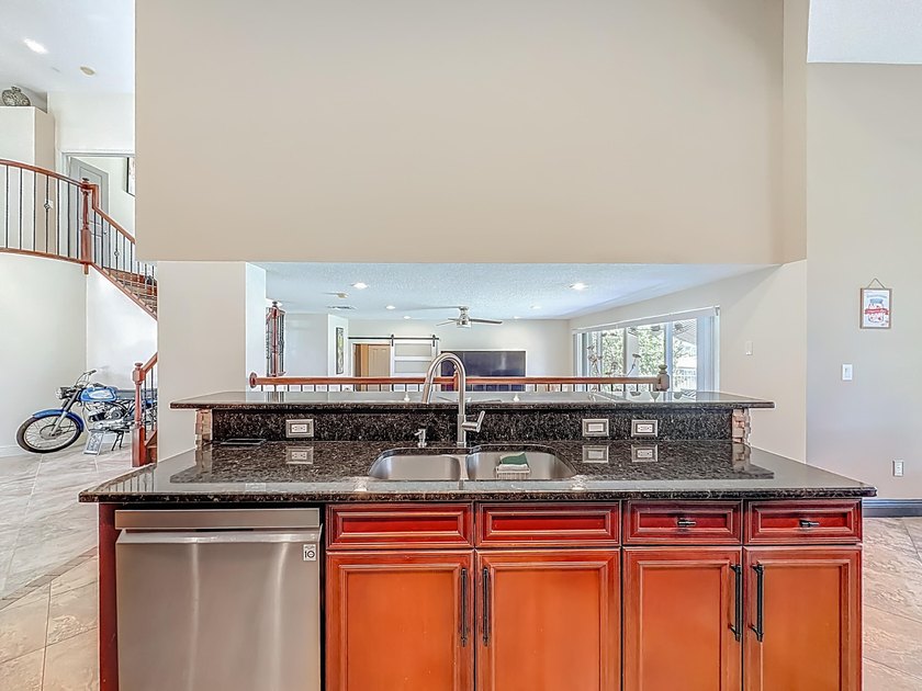 Spectacular 4 bedroom 3 full bath LAKE VIEW home in the - photo 23