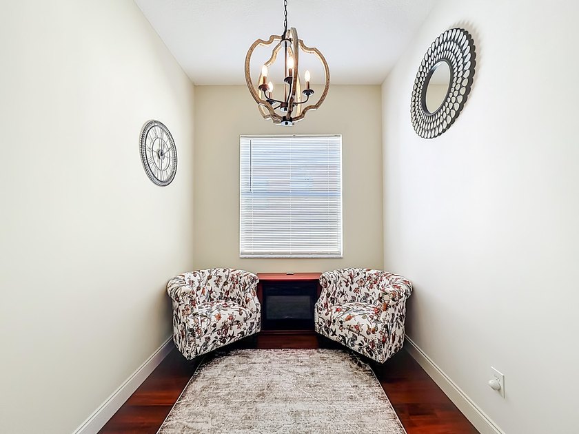 Spectacular 4 bedroom 3 full bath LAKE VIEW home in the - photo 36