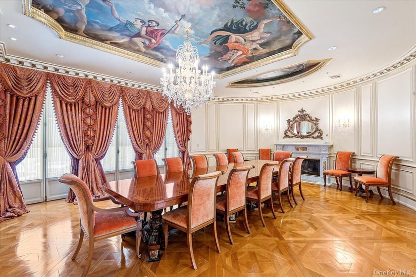 Luxurious Waterview Mansion in the Prestigious Village of Kings - photo 9