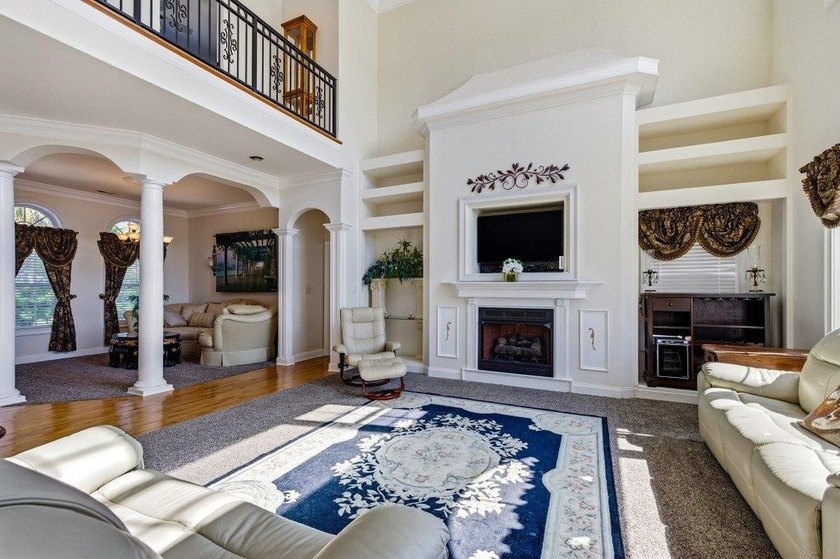 Luxury Waterfront Living with Private Pool in Plantation Lakes! - photo 45