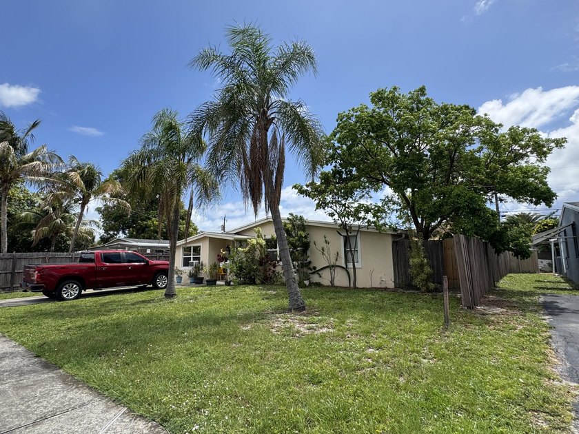 PRICE IS FIRM! Charming single family home with a big backyard - photo 2