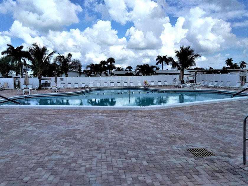 This 1 bedroom 1 bath Villa is like no other in the community - photo 34