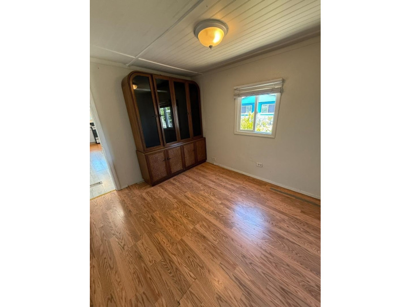 Corner Lot 2Bedroom, 1Bath Home MoveIn Ready! Welcome to this - photo 11