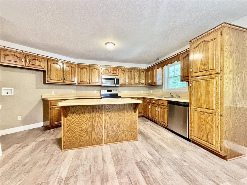 If You are looking for a Spacious Home with a nice open Floor - photo 11